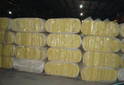 專業(yè)解讀 玻璃棉制品與玻璃棉卷氈的廠價批發(fā)——以河北龍哲保溫材料為例